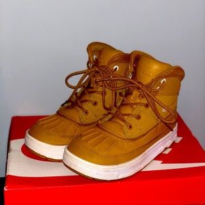 Nike Woodside 2 High-Preschool sz